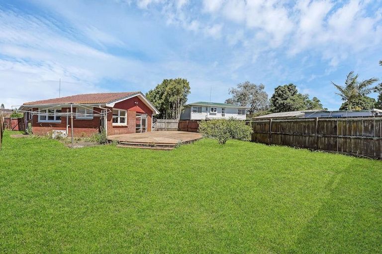 Photo of property in 50 Edgewater Drive, Pakuranga, Auckland, 2010