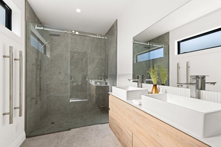 Photo of property in 17 Taruna Place, Havelock North, 4130