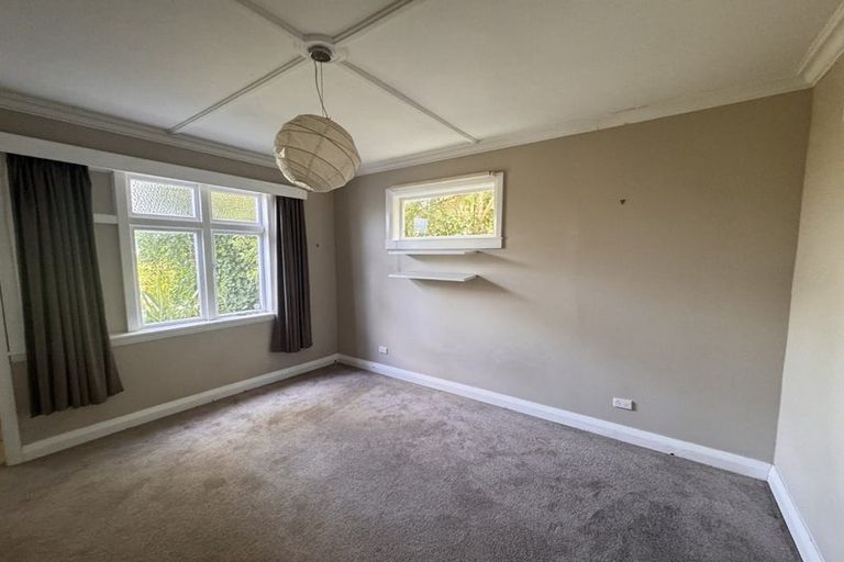 Photo of property in 24 Highbury Crescent, Highbury, Wellington, 6012