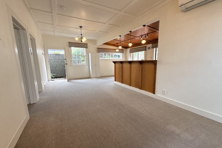 Photo of property in 34 Shakespeare Road, Bluff Hill, Napier, 4110