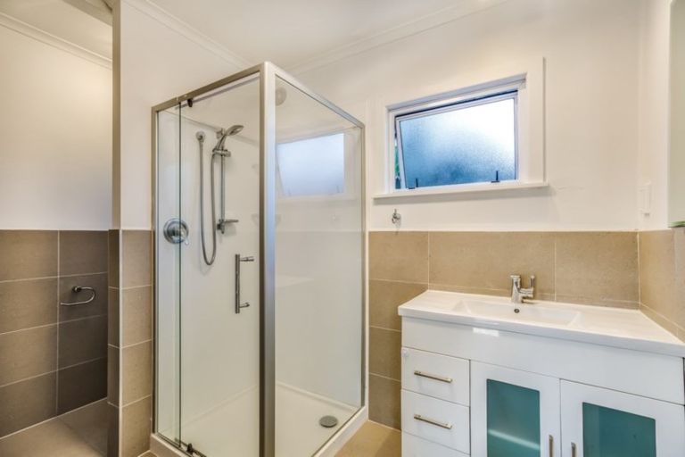 Photo of property in 2/19 Thatcher Street, Mission Bay, Auckland, 1071