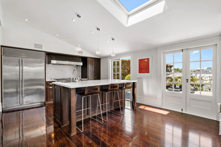 Photo of property in 52 Bassett Road, Remuera, Auckland, 1050
