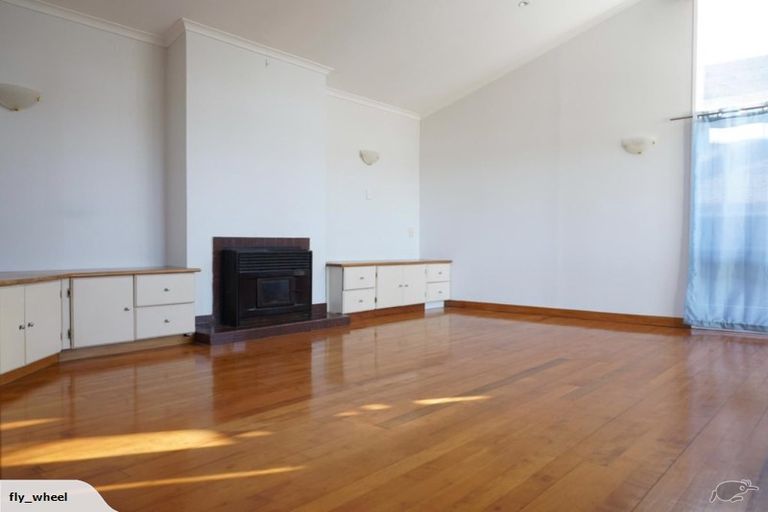 Photo of property in 109 Sylvan Avenue, Northcote, Auckland, 0627