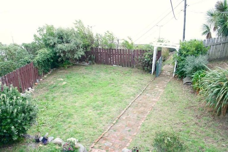 Photo of property in 56 Shelly Bay Road, Maupuia, Wellington, 6022