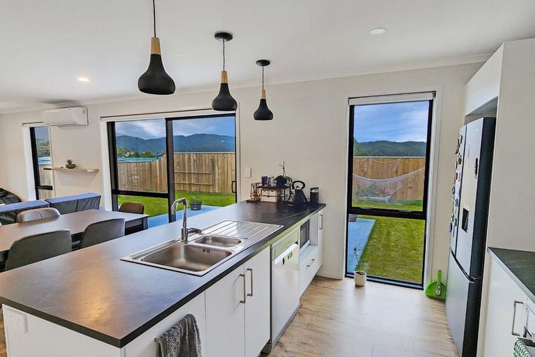 Photo of property in 72 Antrim Crescent, Wainuiomata, Lower Hutt, 5014