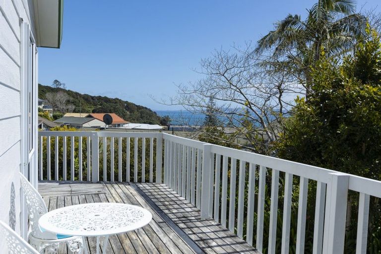 Photo of property in 42 Stratford Drive, Cable Bay, 0420