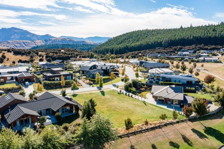 Photo of property in 44 Minaret Ridge, Wanaka, 9305