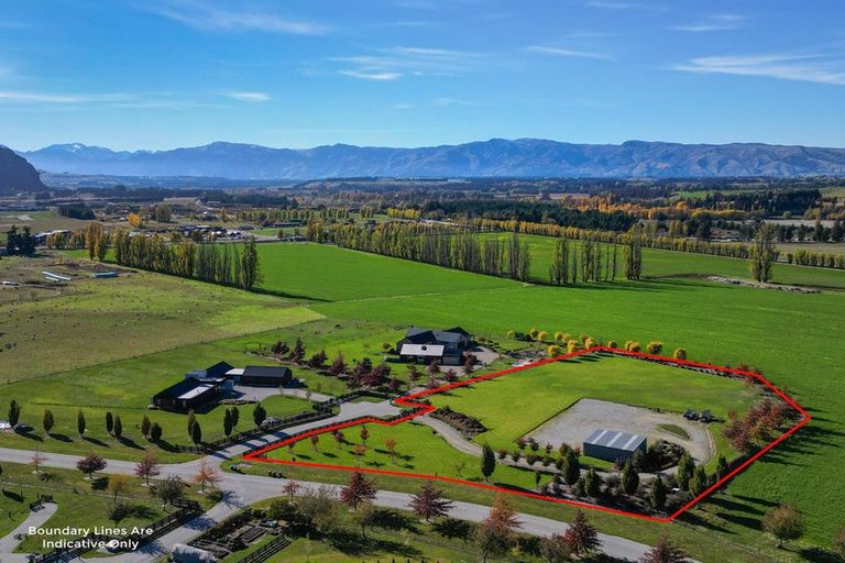 Photo of property in 14 Little Orchard Way, Wanaka, 9382