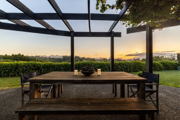 Photo of property in 65 Hikanui Drive, Havelock North, 4130