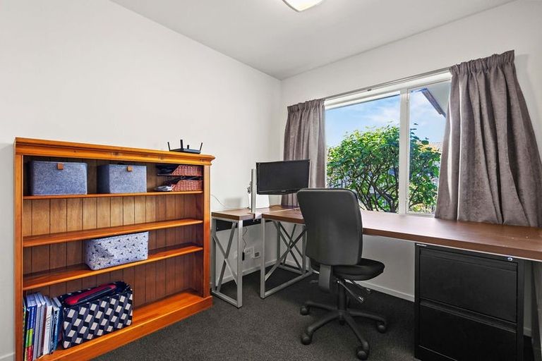 Photo of property in 6 Rawei Place, Harewood, Christchurch, 8051