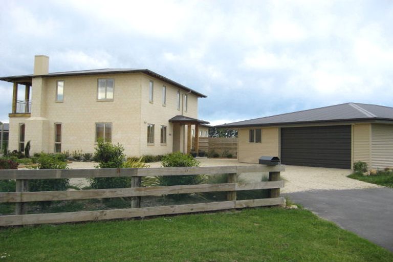 Photo of property in 9 Teviotview Place, Amberley, 7410