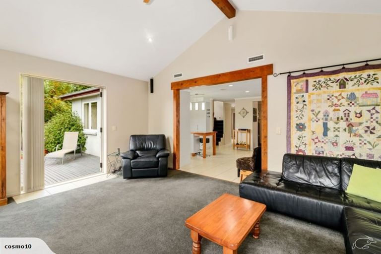 Photo of property in 16 Caulfield Place, Pukehangi, Rotorua, 3015