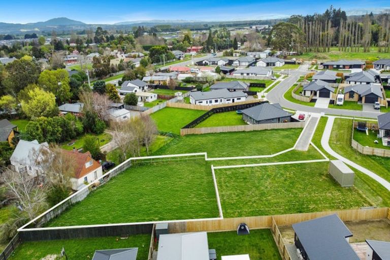 Photo of property in 16 Cleaver Street, Woodend, 7610