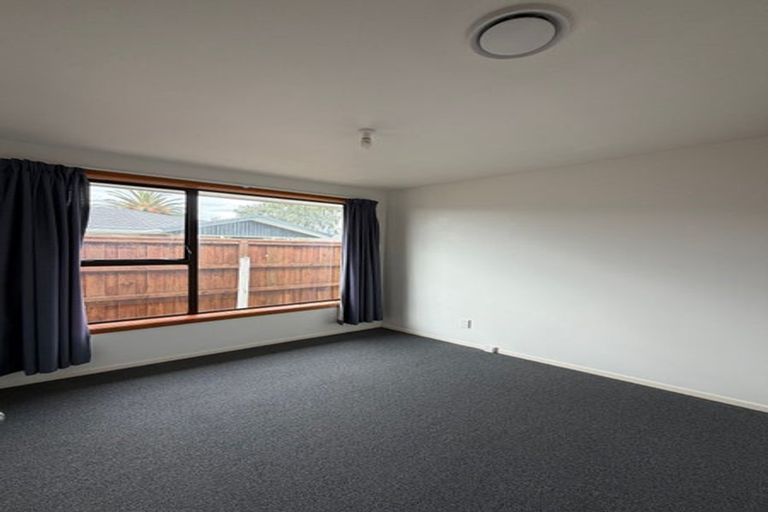 Photo of property in 15 Talltree Avenue, Avonhead, Christchurch, 8042