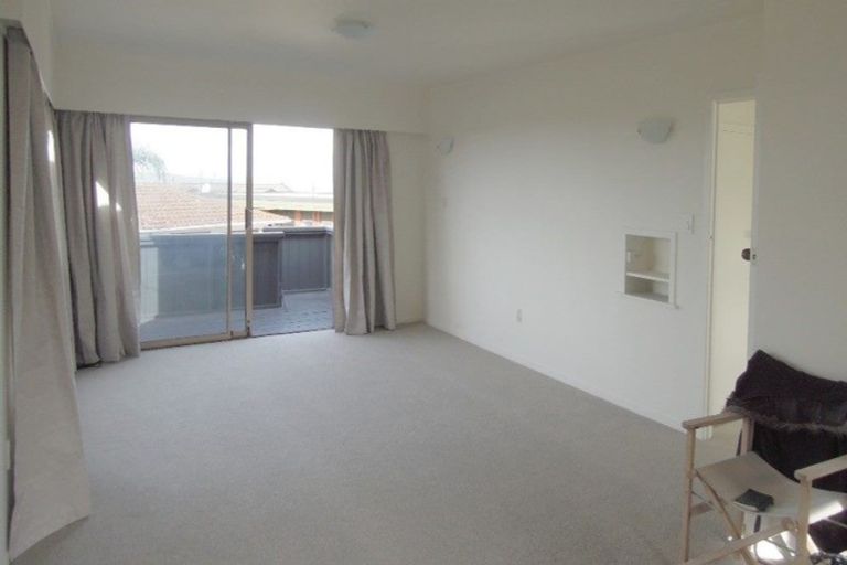 Photo of property in 2/3 Rahopara Street, Castor Bay, Auckland, 0620