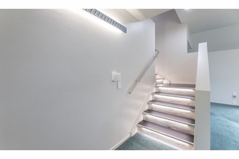 Photo of property in 28 Brockworth Place, Riccarton, Christchurch, 8011