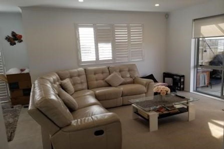 Photo of property in 2 Vincent Mcgrath Crescent, Swanson, Auckland, 0614