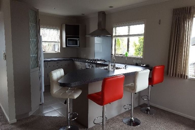 Photo of property in 24d Schnapper Rock Road, Schnapper Rock, Auckland, 0632