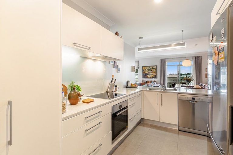 Photo of property in 57 Parkside Drive, Orewa, 0931