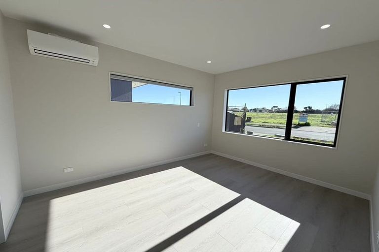 Photo of property in 8 Songline Road, Karaka, 2113