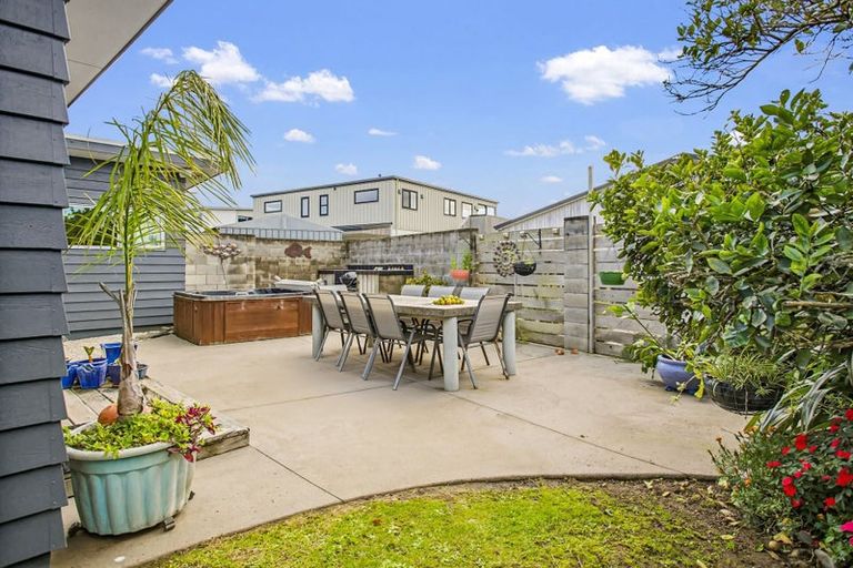 Photo of property in 5 Debenham Drive, Whitianga, 3510