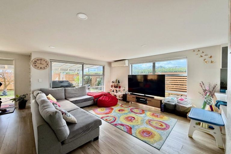 Photo of property in 7 Peat Way, Takanini, 2112