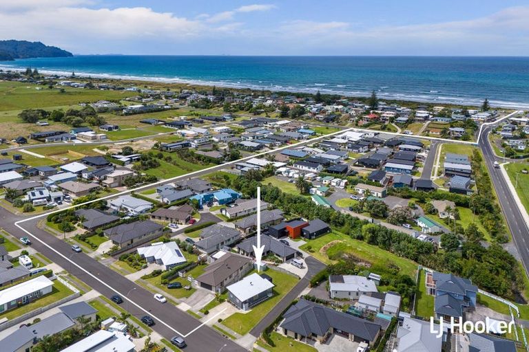 Photo of property in 16 Reel Road, Athenree, Waihi Beach, 3611