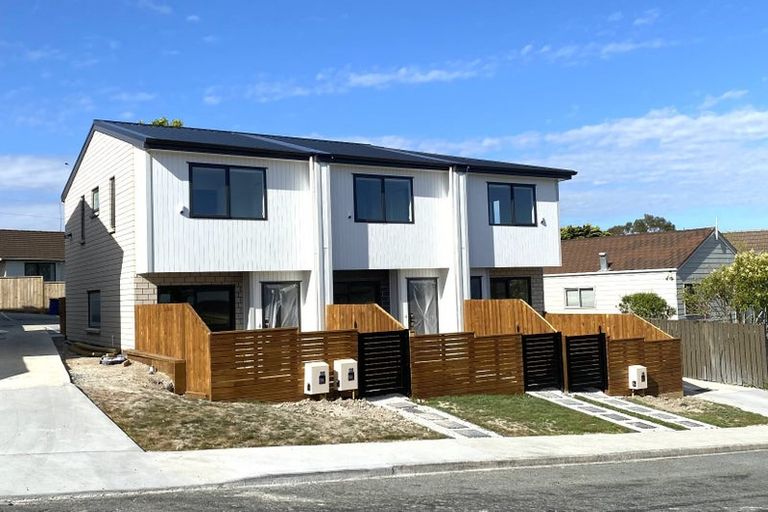 Photo of property in 2/38 Santiago Crescent, Unsworth Heights, Auckland, 0632