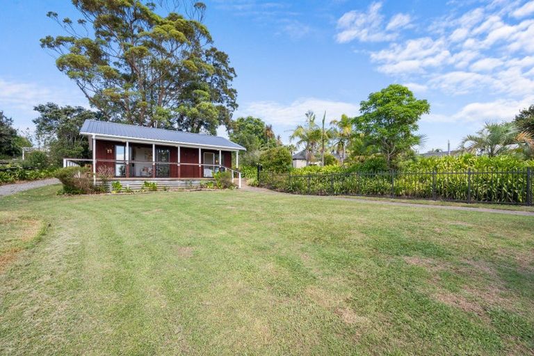 Photo of property in 349 Clifton Road, Whitford, Howick, 2571