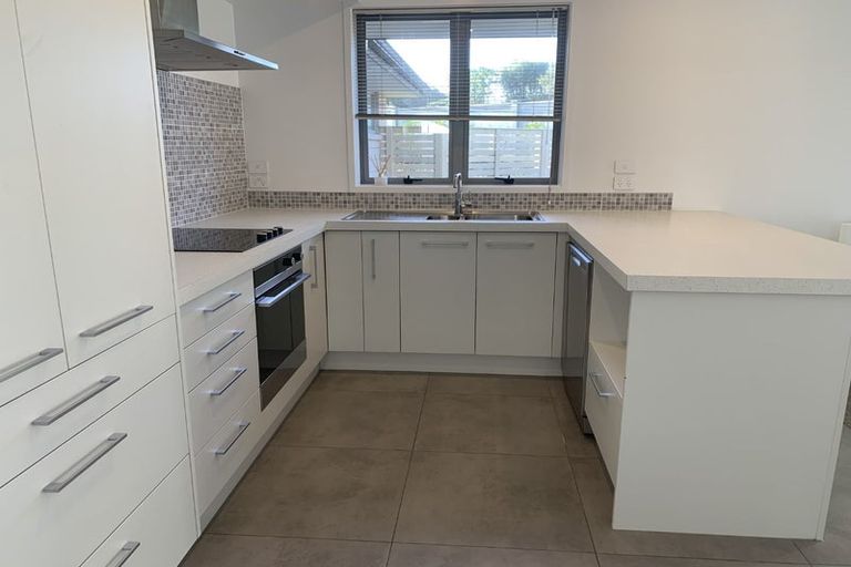 Photo of property in 1 Muncaster Road, Snells Beach, 0920