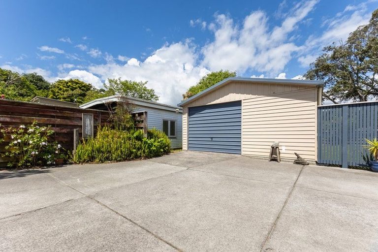 Photo of property in 42 Domain Road, Otaki, 5512