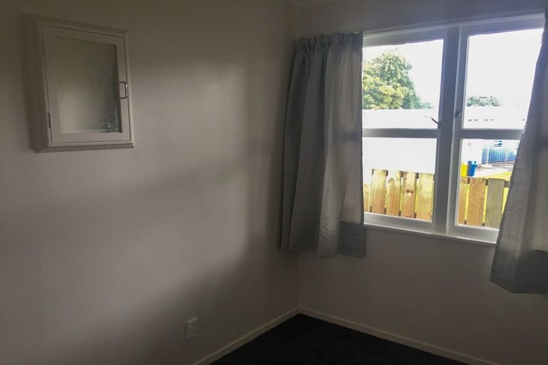 Photo of property in 22 Clendon Place, Manurewa, Auckland, 2102