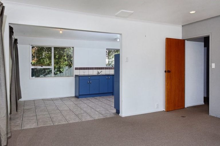 Photo of property in 1/106 Colwill Road, Massey, Auckland, 0614