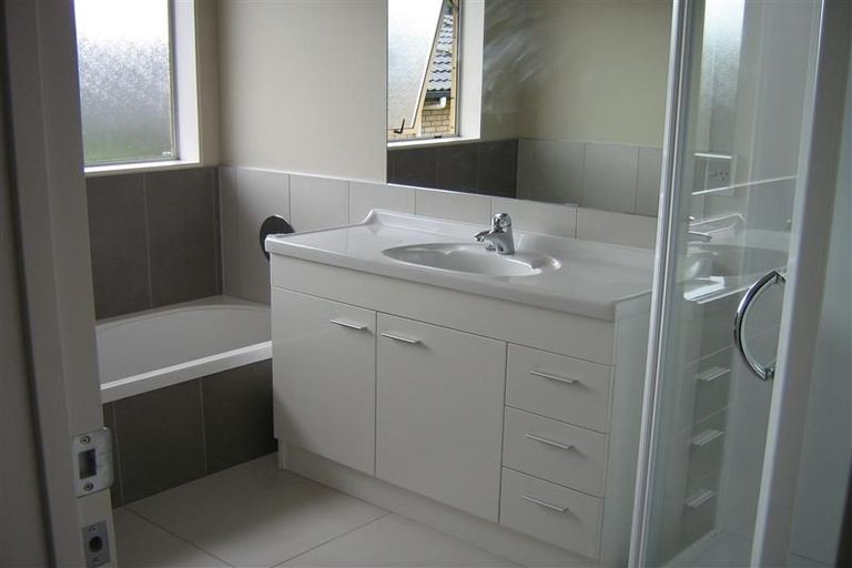 Photo of property in 36 Norm Pellow Drive, Manurewa, Auckland, 2105