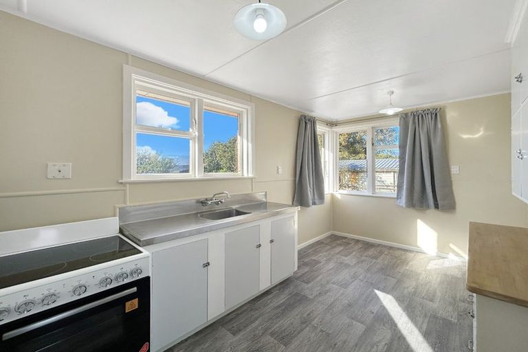Photo of property in 300 Conyers Street, Strathern, Invercargill, 9812