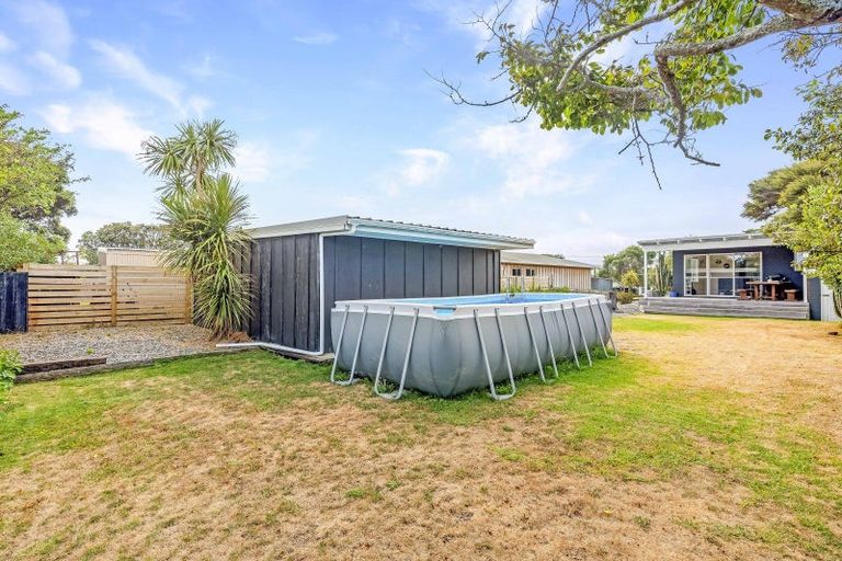 Photo of property in 13 Gawler Street, Te Horo Beach, Otaki, 5581
