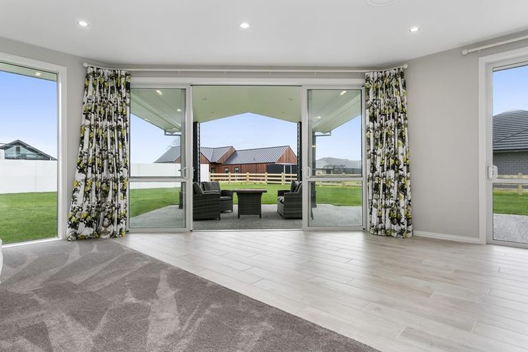 Photo of property in 129 Saint Kilda Road, Cambridge, 3434