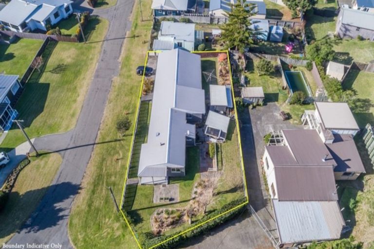 Photo of property in 18 Chrystall Street, Foxton Beach, Foxton, 4815