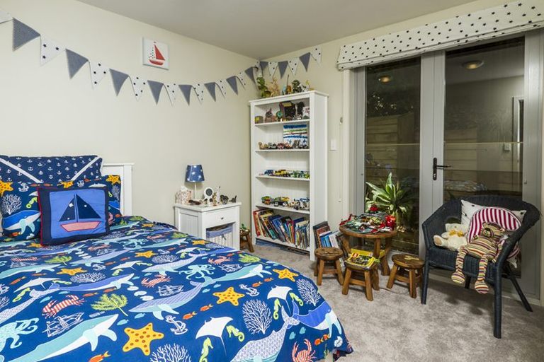 Photo of property in 1/22 Kiteroa Terrace, Rothesay Bay, Auckland, 0630