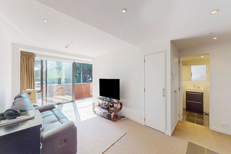Photo of property in Nouvo Apartments, 1d/21 Rugby Street, Mount Cook, Wellington, 6021