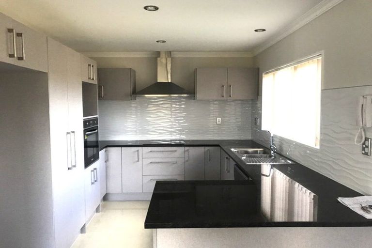 Photo of property in 15b Halswell Street, Mangere East, Auckland, 2024