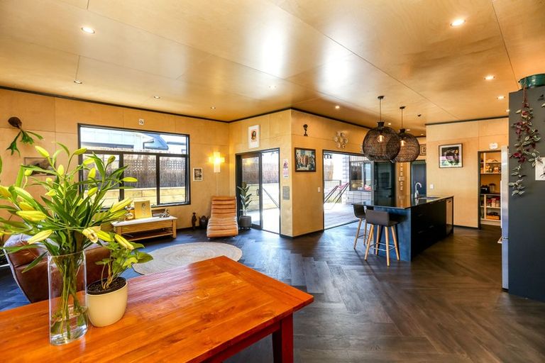 Photo of property in 22 Record Street, Fitzroy, New Plymouth, 4312