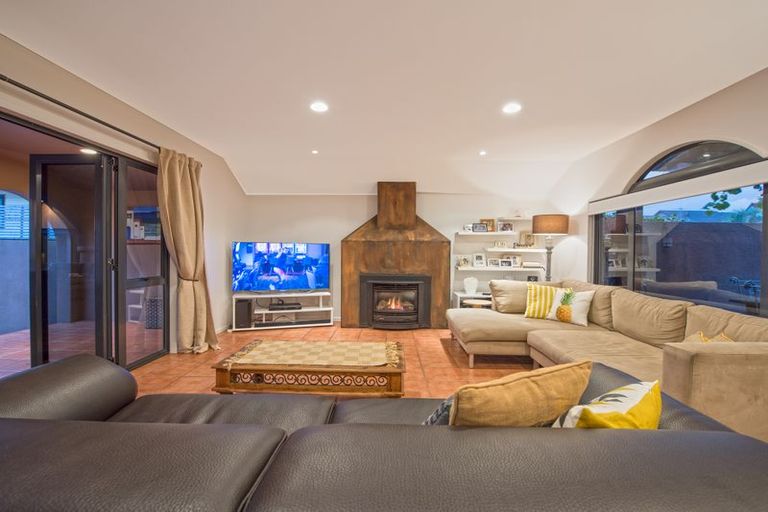 Photo of property in 80 Karewa Parade, Papamoa Beach, Papamoa, 3118