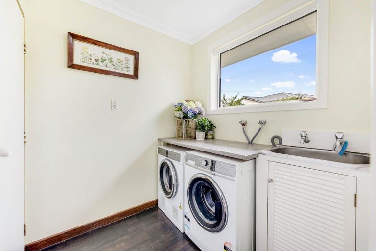 Photo of property in 10 Kew Place, Richmond Heights, Taupo, 3330