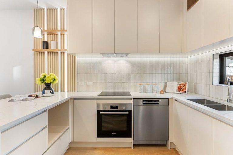 Photo of property in 51 Puihi Crescent, Massey, 0614