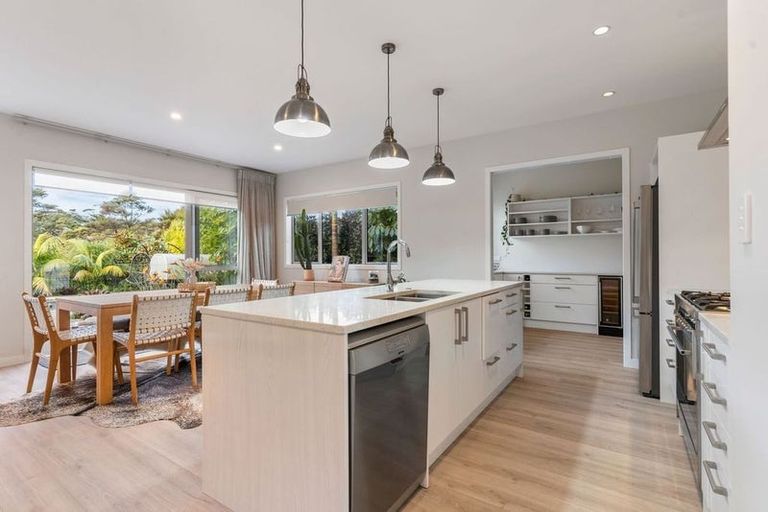 Photo of property in 284e Schnapper Rock Road, Schnapper Rock, Auckland, 0632