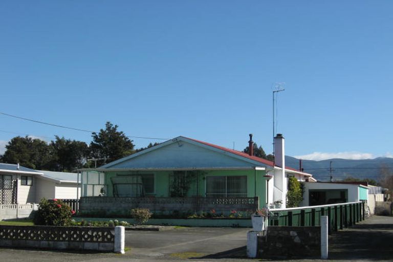 Photo of property in 254 Main Street, Greytown, 5712