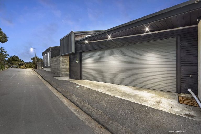 Photo of property in 6 Zaida Way, Maupuia, Wellington, 6022