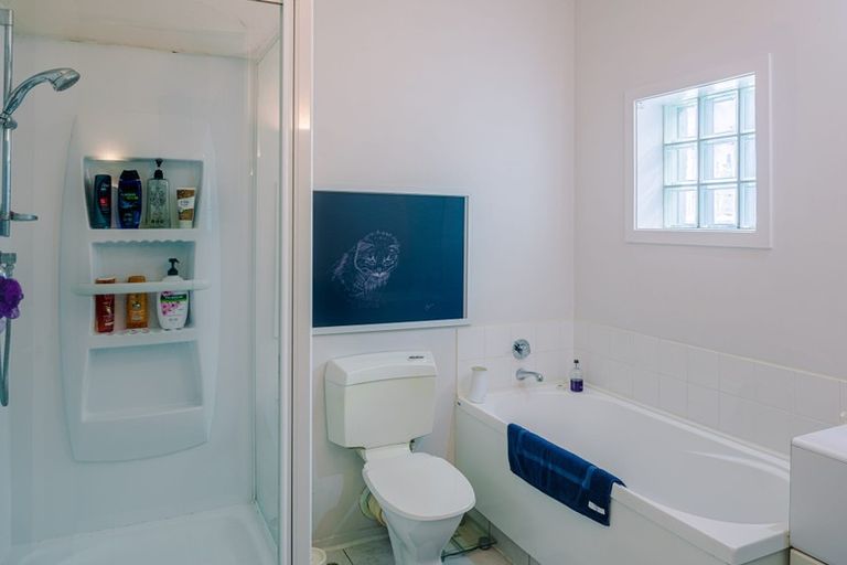 Photo of property in Tennyson Apartments, 12/25 Tennyson Street, Te Aro, Wellington, 6011