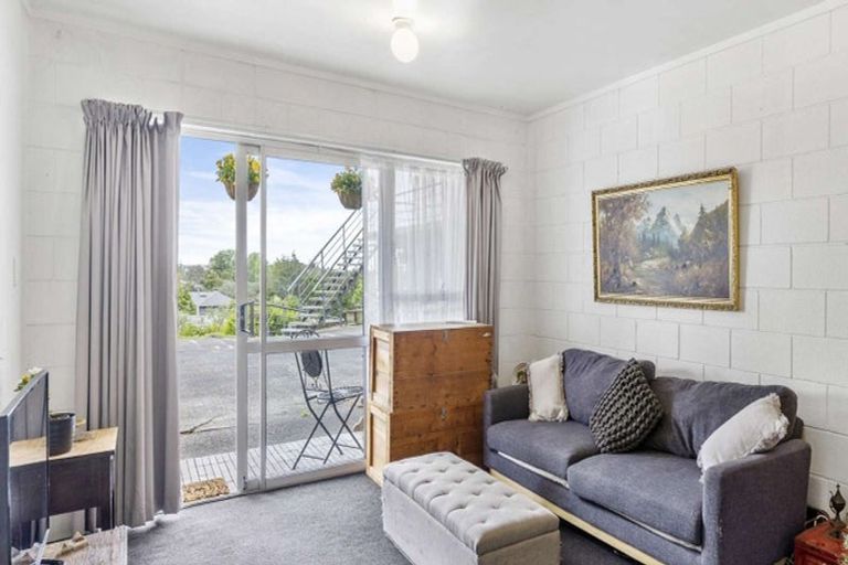 Photo of property in 3/19a Verbena Road, Birkdale, Auckland, 0626